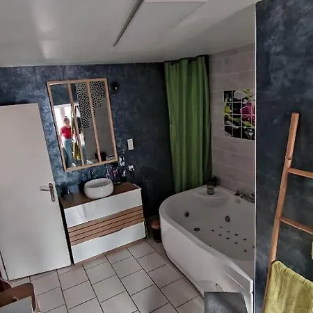 Maison Chez L'habitant Avec Jacuzzi Rum i privatbostad *